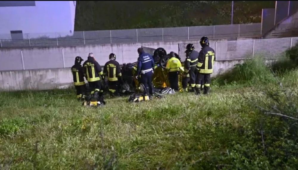 TERIFIANT // Doi moldoveni au ars de vii într-o mașină, în Italia. „Se auzeau strigăte, au cerut ajutor”